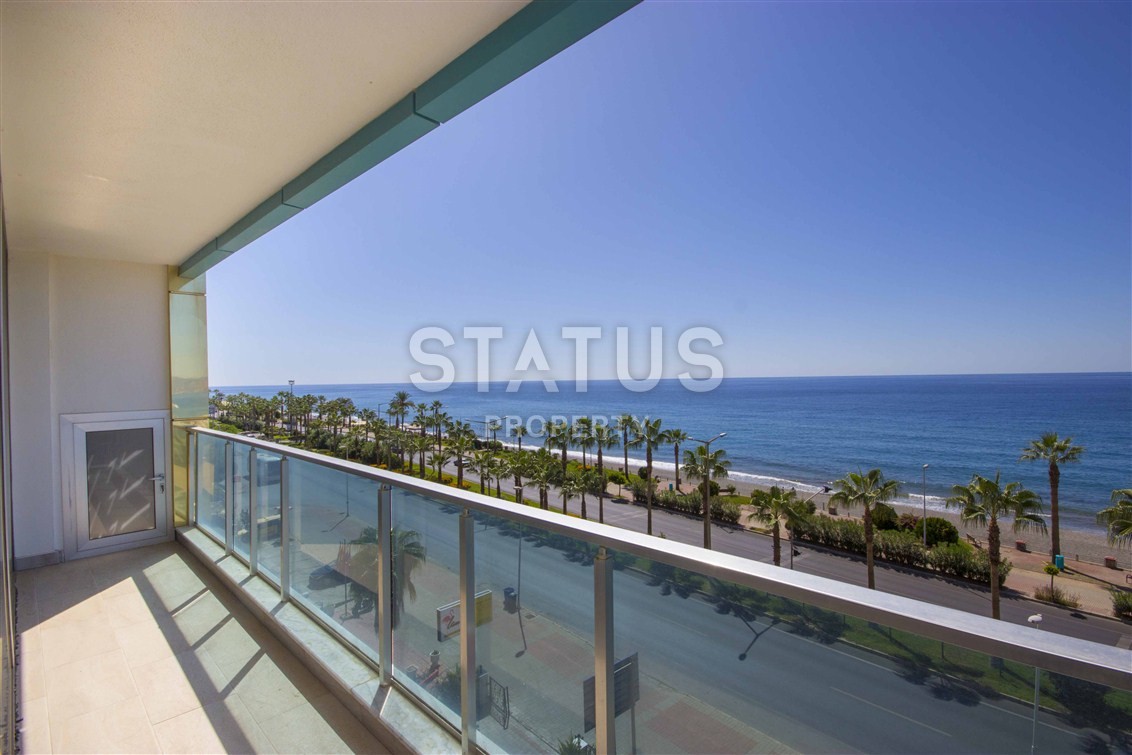 Трёхкомнатные апартаменты с прямым видом на море! Первая береговая линия! фото 9