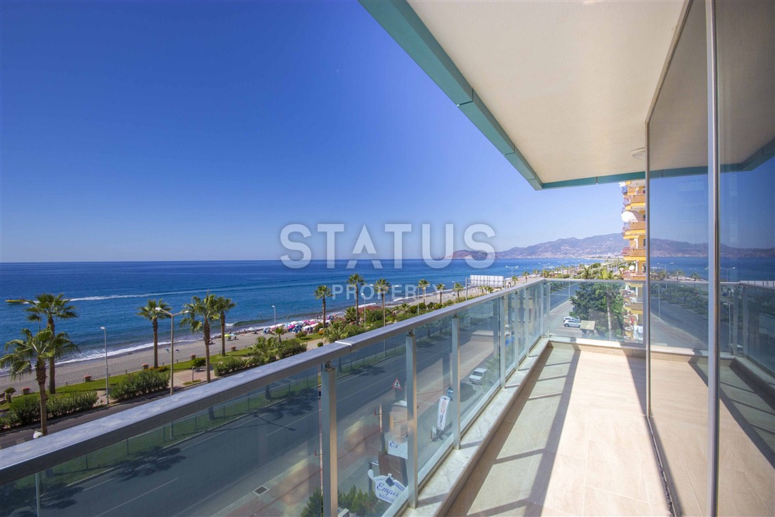 Трёхкомнатные апартаменты с прямым видом на море! Первая береговая линия! фото 10