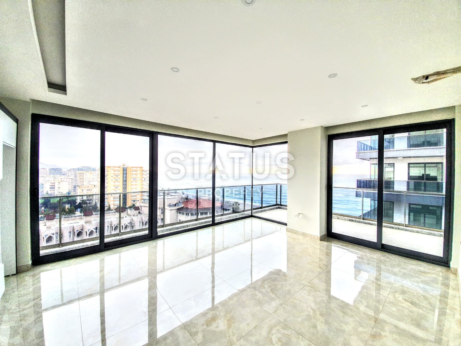 Квартира с великолепным видом на море на первой береговой линии фото 2