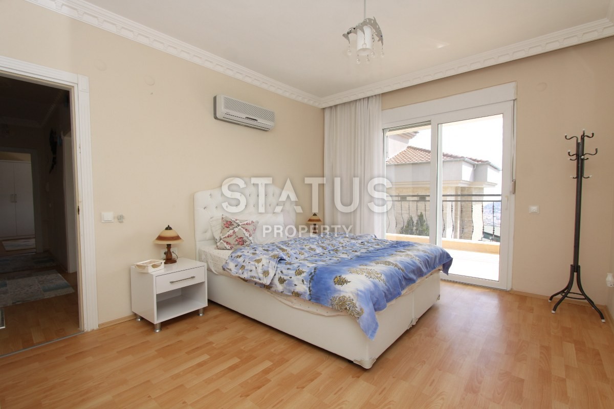 Вилла 4+1 с мебелью и прекрасными видами в Аланье, 375 кв.м фото 19