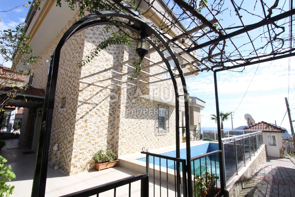 Вилла 4+1 с мебелью и прекрасными видами в Аланье, 375 кв.м фото 24