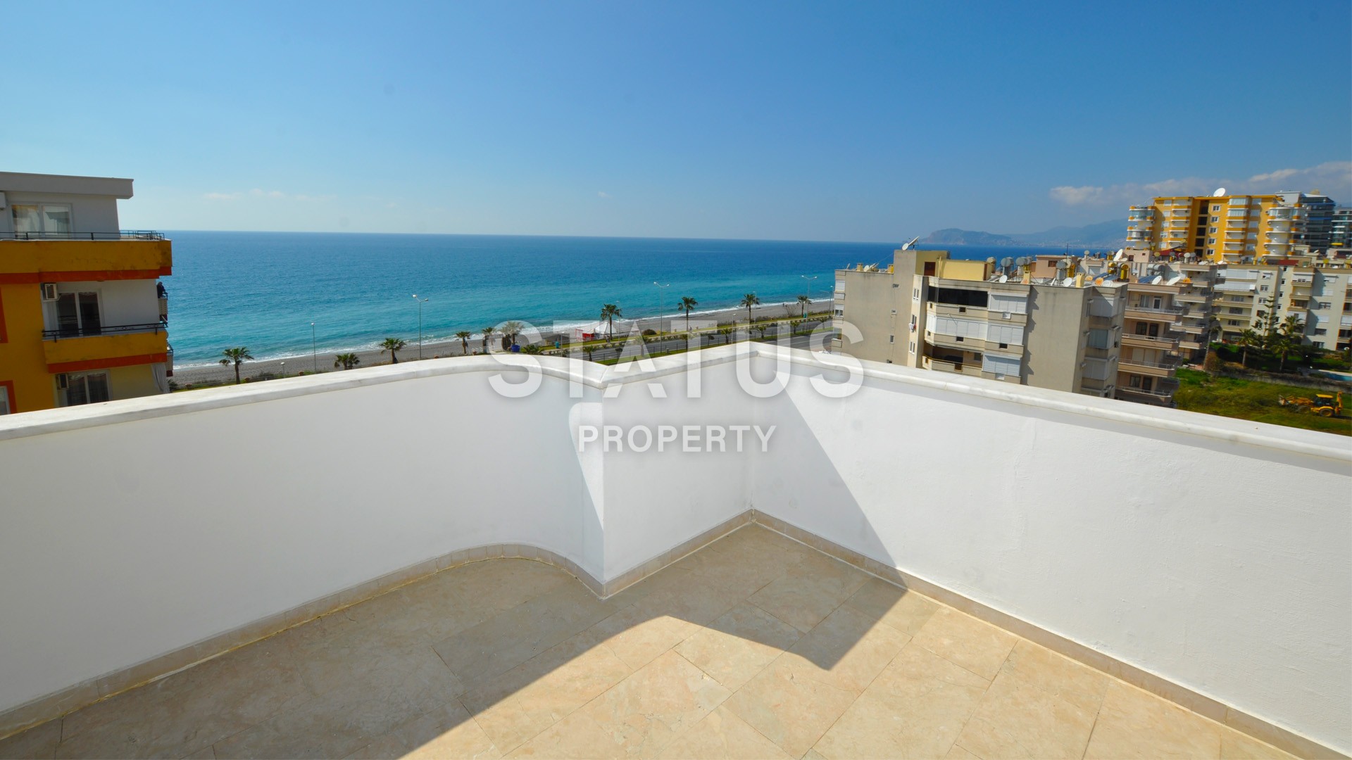 Двухуровневые апартаменты на первой береговой линии в районе Махмутлар фото 5