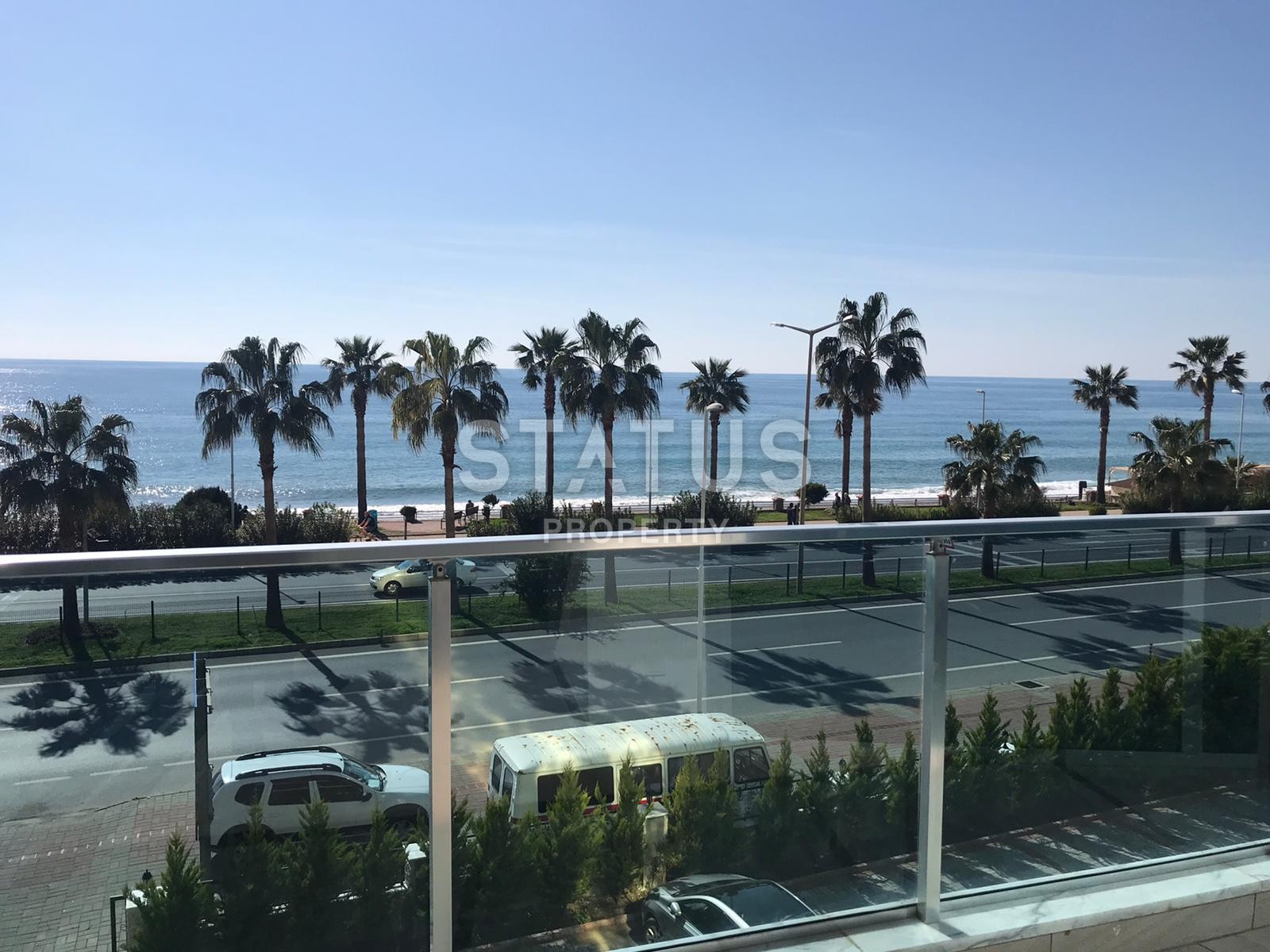 Шикарная квартира с прямым видом на море на первой береговой линии. фото 1