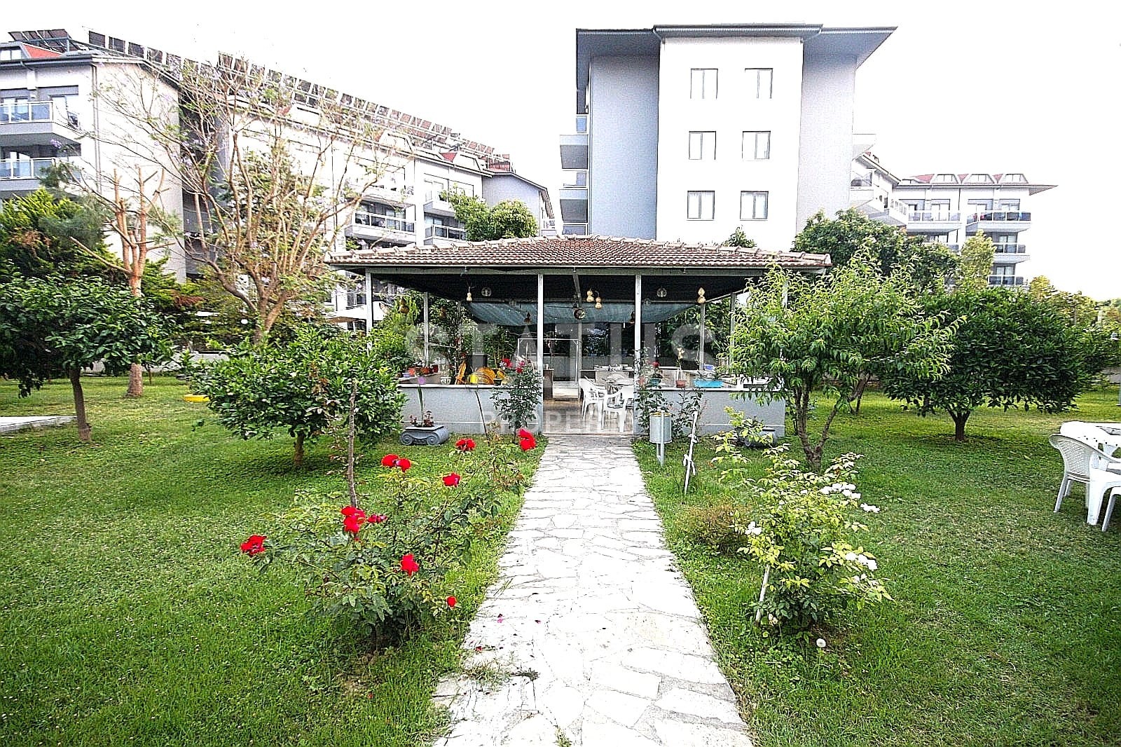 Трехкомнатная квартира с мебелью в районе Оба, 120 м2 фото 3