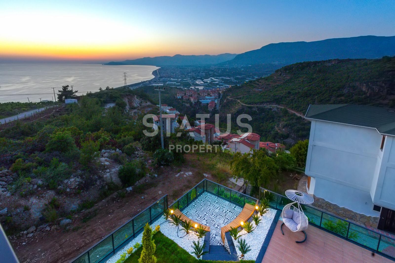 Brand new 5+2 villa with great views in Kargicak area, 300 m2 фото 4