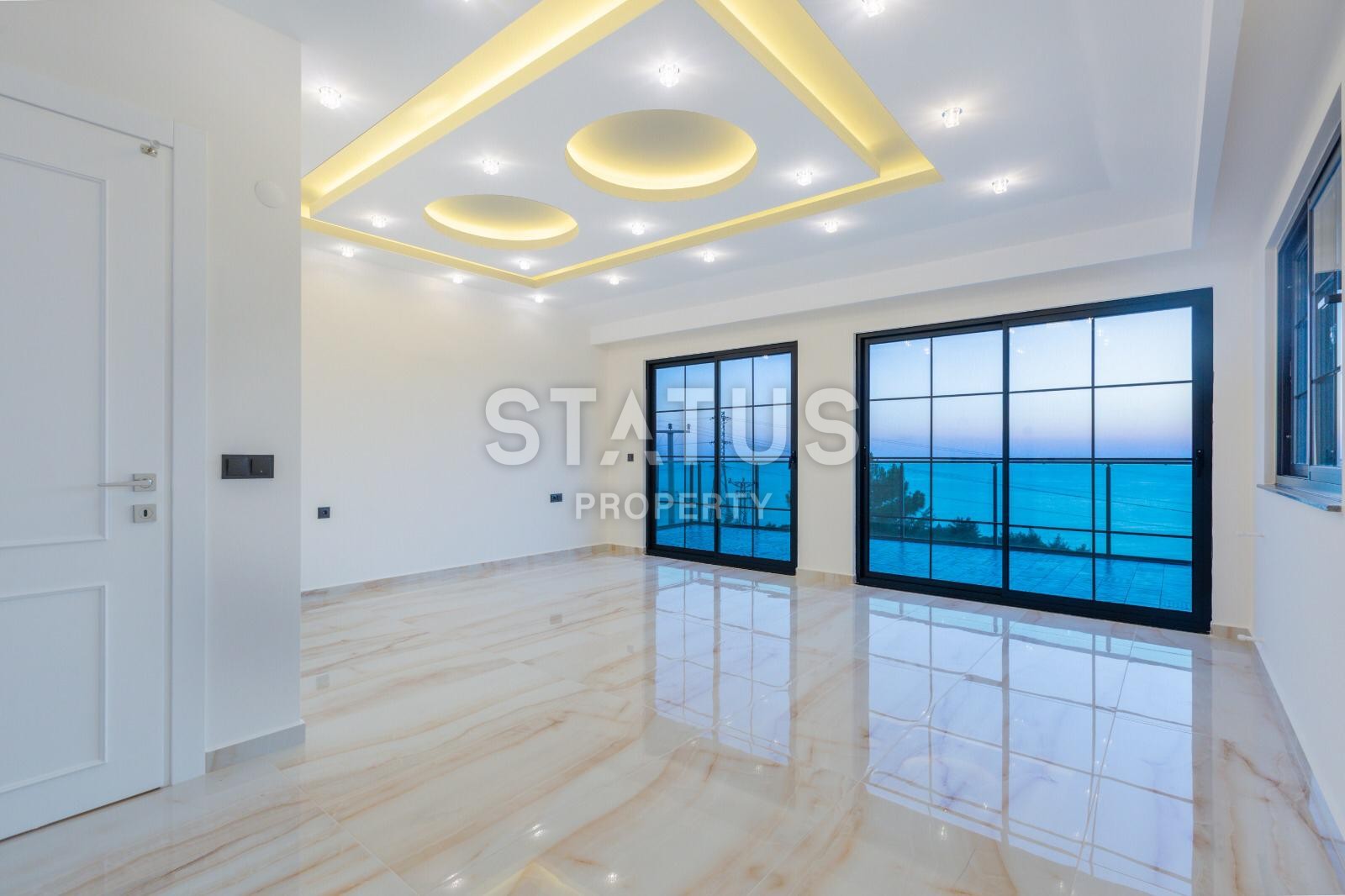 Brand new 5+2 villa with great views in Kargicak area, 300 m2 фото 9