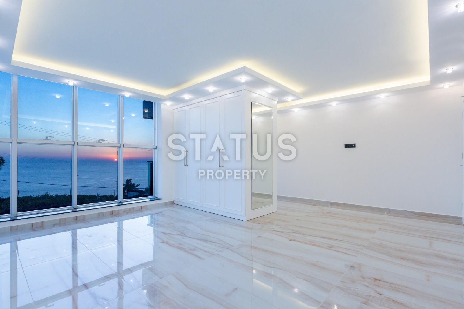 Brand new 5+2 villa with great views in Kargicak area, 300 m2 фото 10