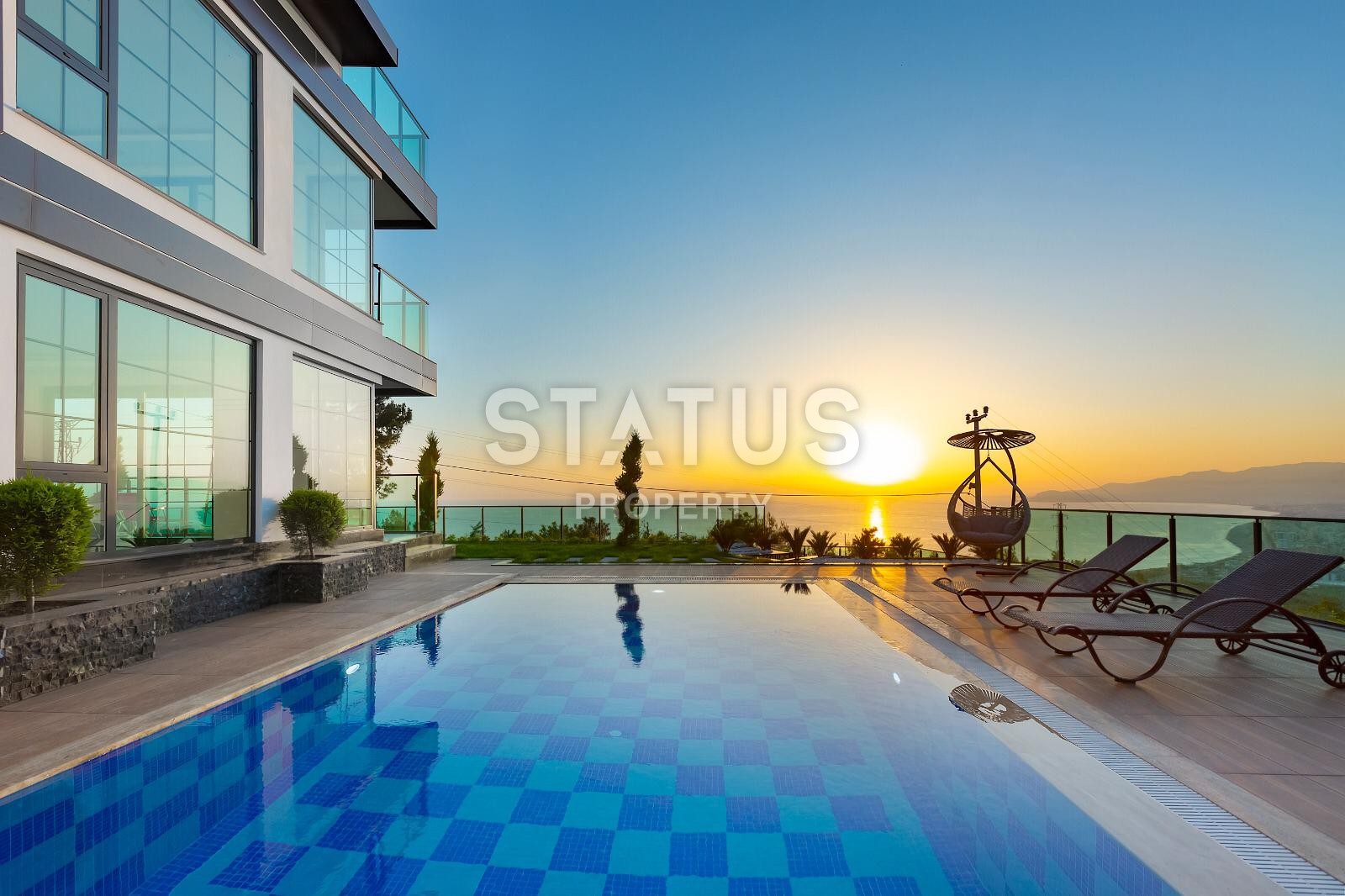 Brand new 5+2 villa with great views in Kargicak area, 300 m2 фото 15