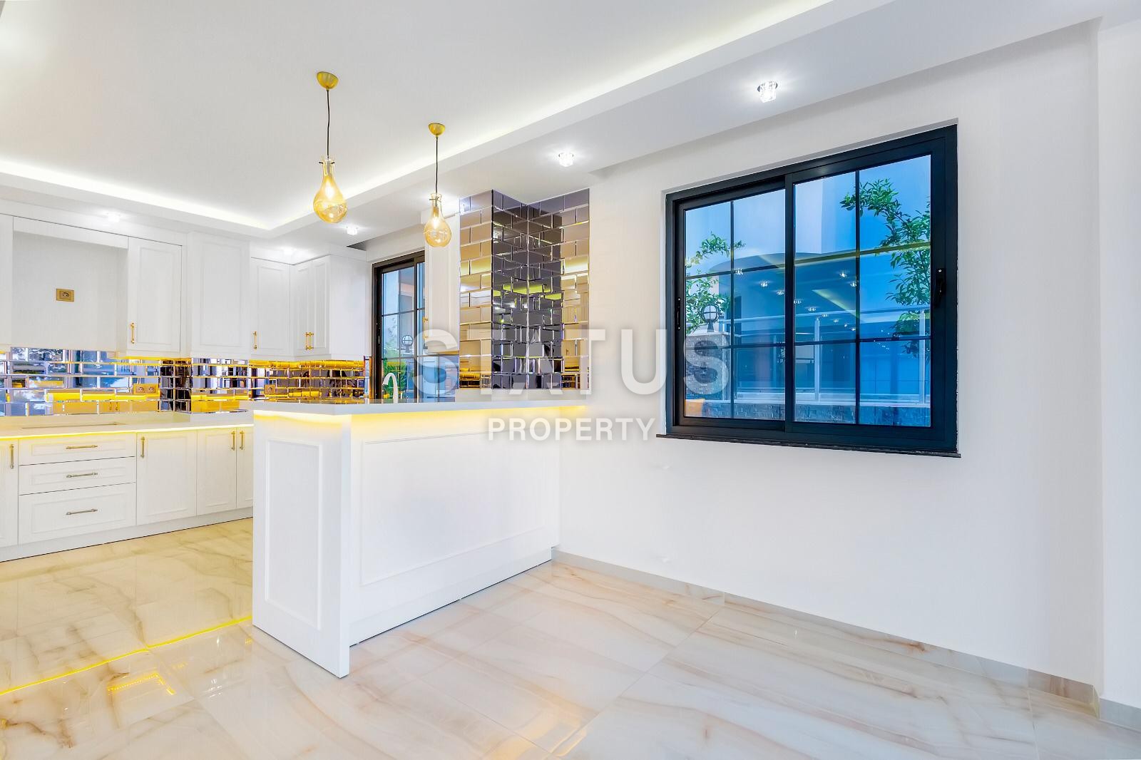 Brand new 5+2 villa with great views in Kargicak area, 300 m2 фото 16