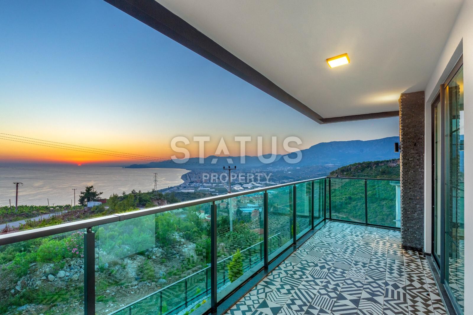 Brand new 5+2 villa with great views in Kargicak area, 300 m2 фото 18