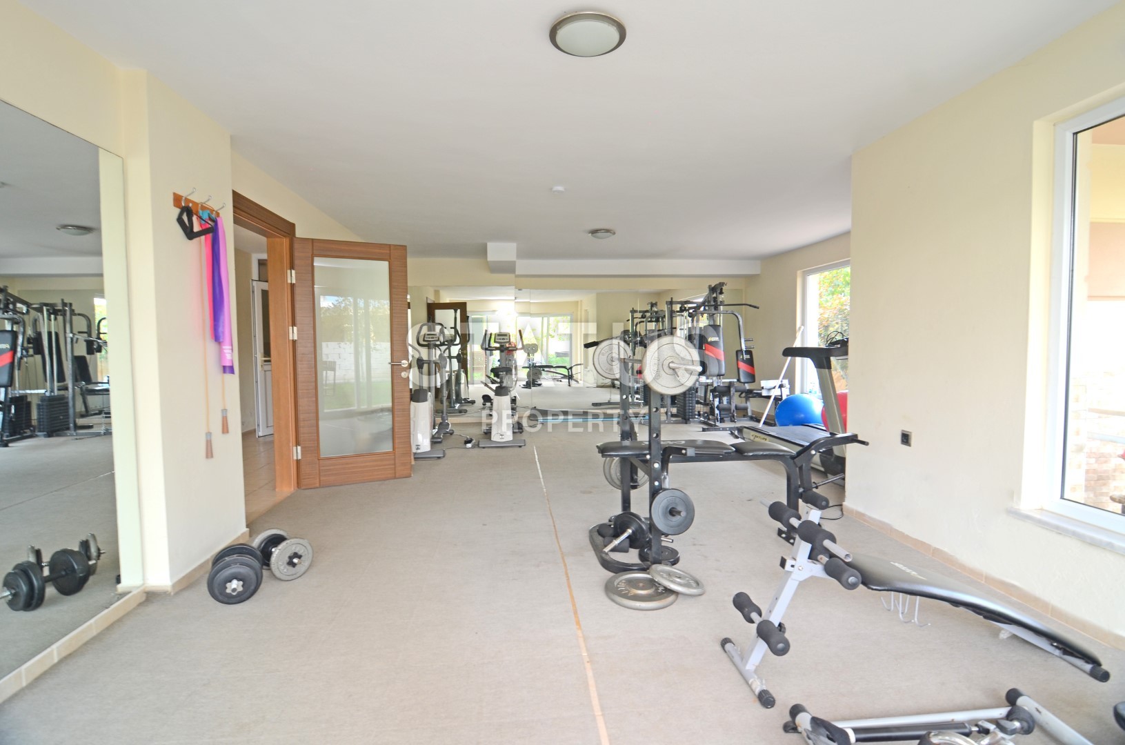 Трехкомнатная квартира в Кестель! 50 метров до моря! фото 19