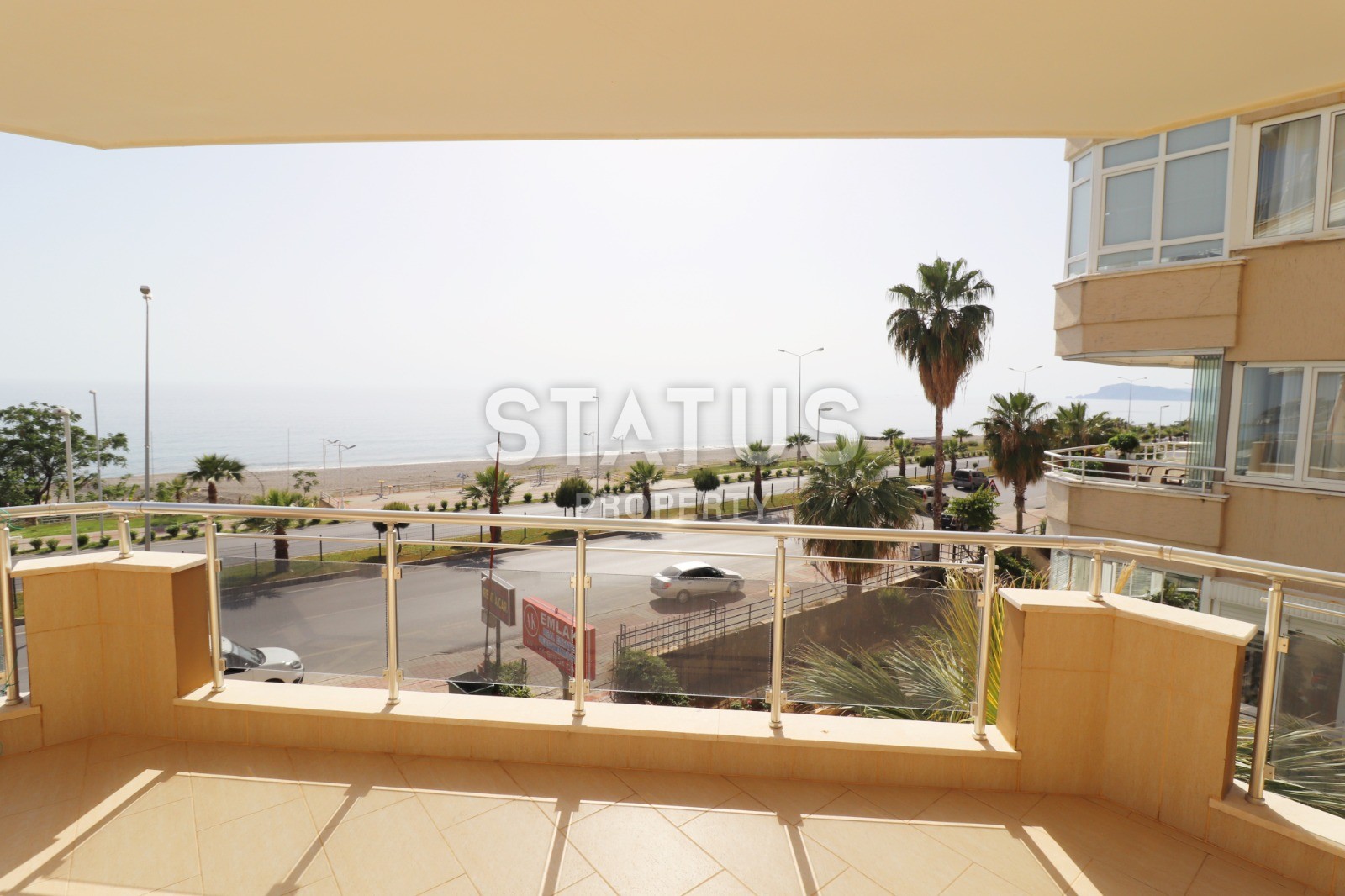 Квартира с прямым видом на море в комплексе на первой линии в Махмутларе фото 16