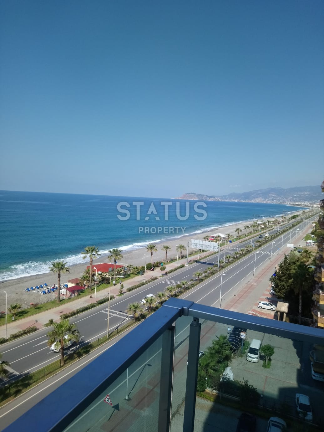 Шикарные трехкомнатные апартаменты на первой береговой линии в районе Махмутлар фото 1