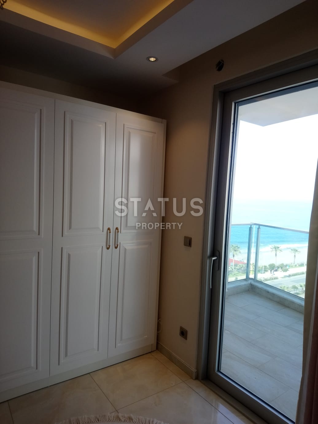 Шикарные трехкомнатные апартаменты на первой береговой линии в районе Махмутлар фото 12