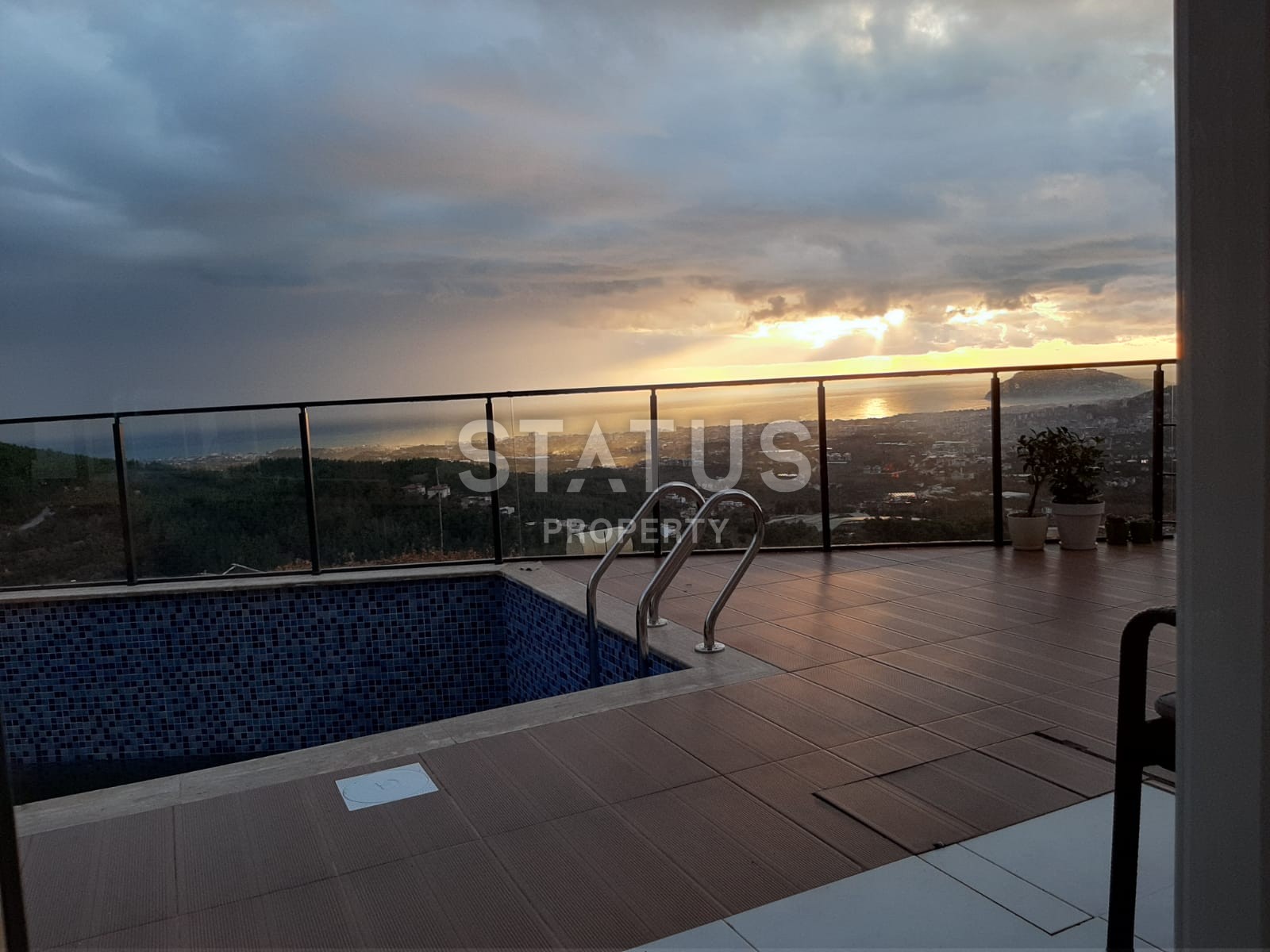 Отдельная вилла с бассейном в районе Оба 300 кв.м. фото 23