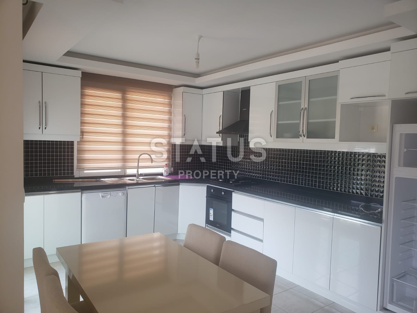 Three-room apartment with furniture in a complex with infrastructure! Both. фото 24