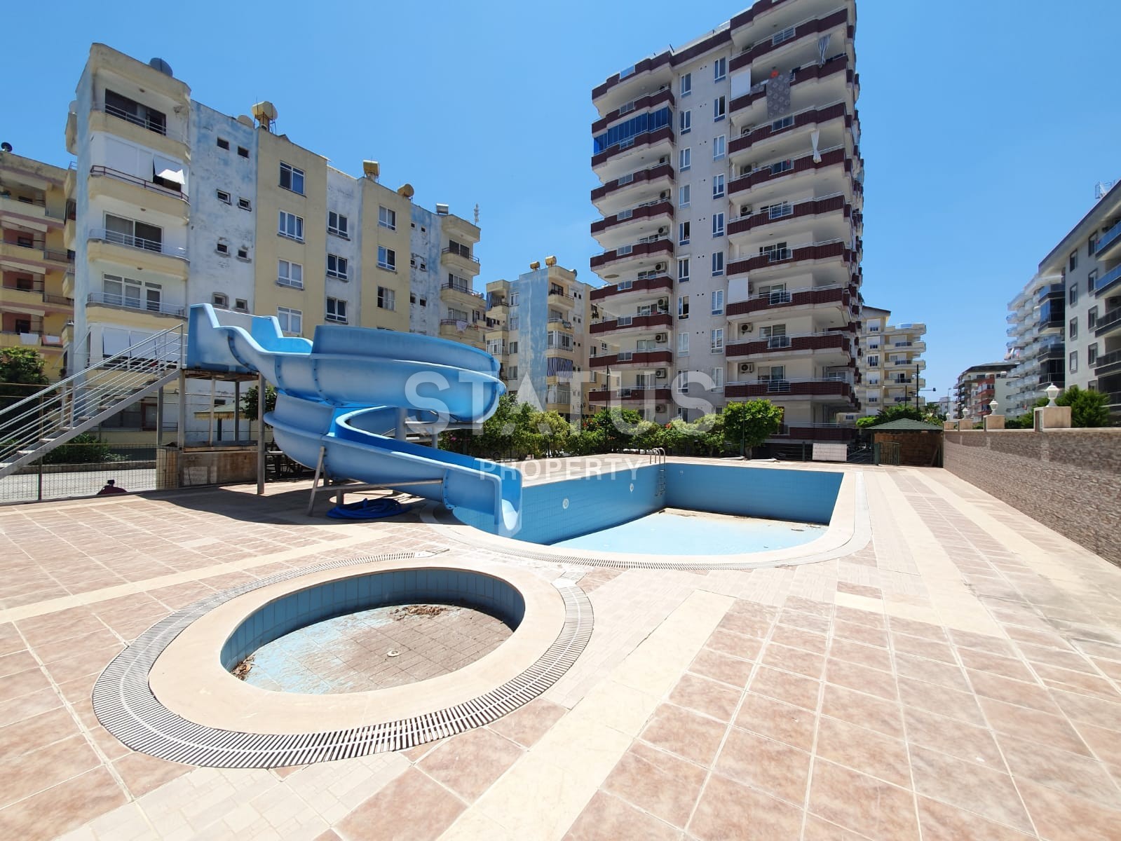 Трехкомнатная квартира с большой общей площадью 135 м2 фото 1