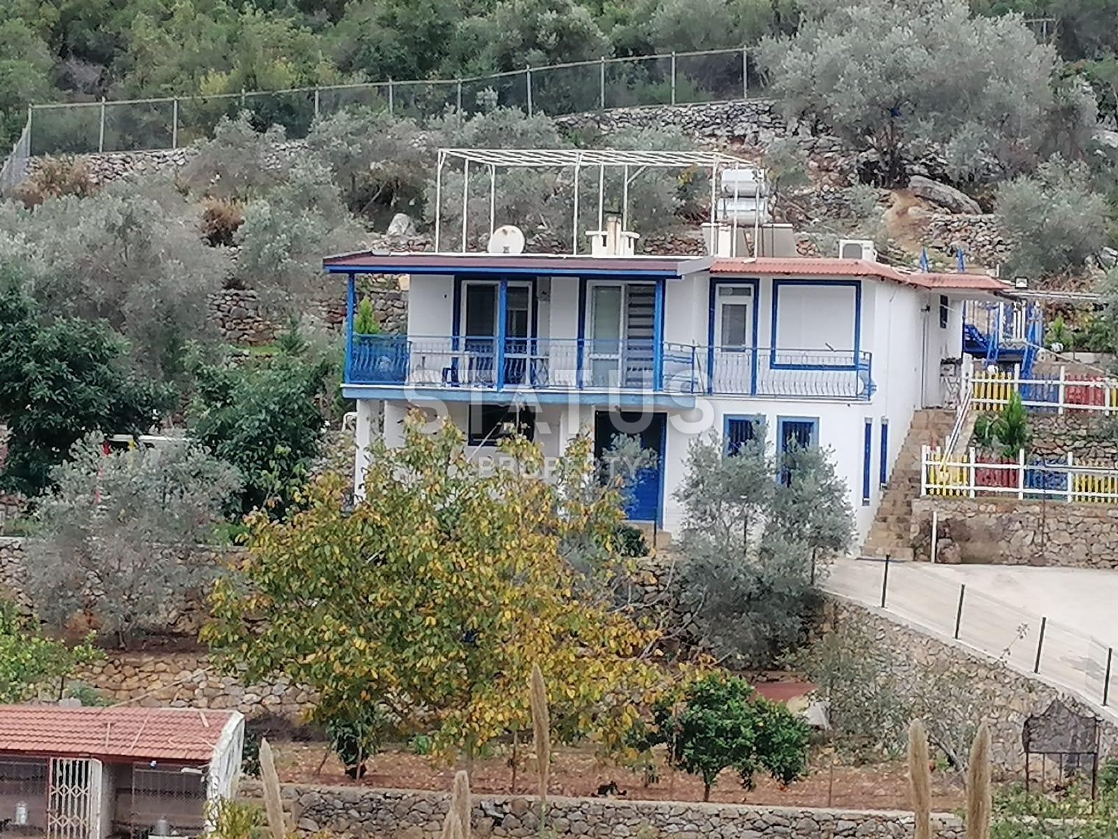 Detached house with a large plot of land in Demirtas, 3222 m2 фото 3