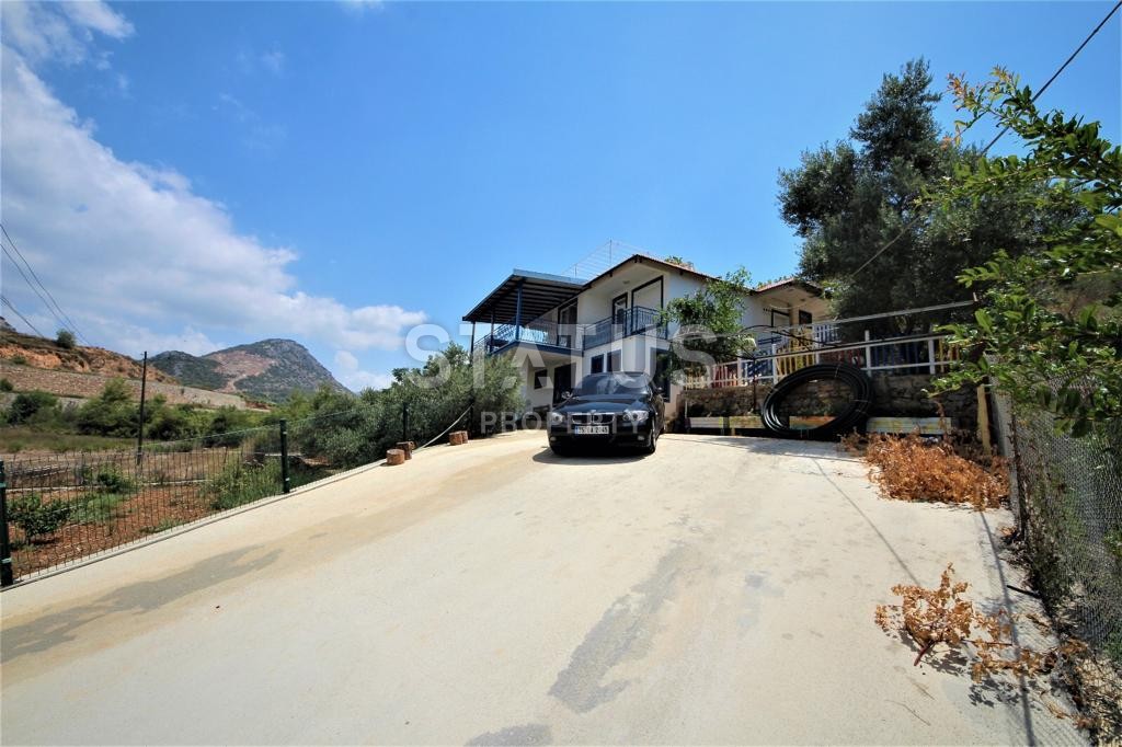 Detached house with a large plot of land in Demirtas, 3222 m2 фото 20