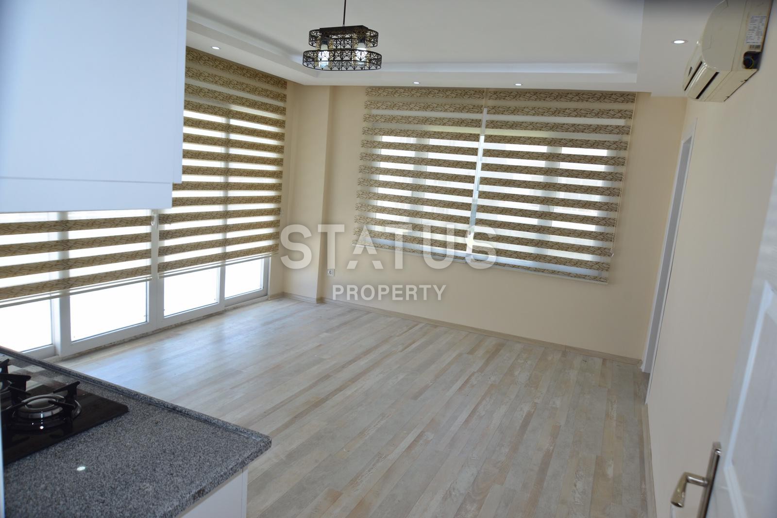 Трехкомнатная квартира с видом на море и горы в Обе фото 11