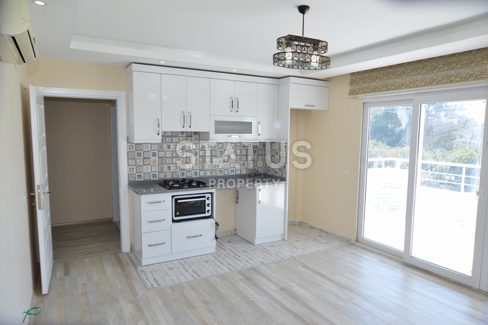 Трехкомнатная квартира с видом на море и горы в Обе фото 19