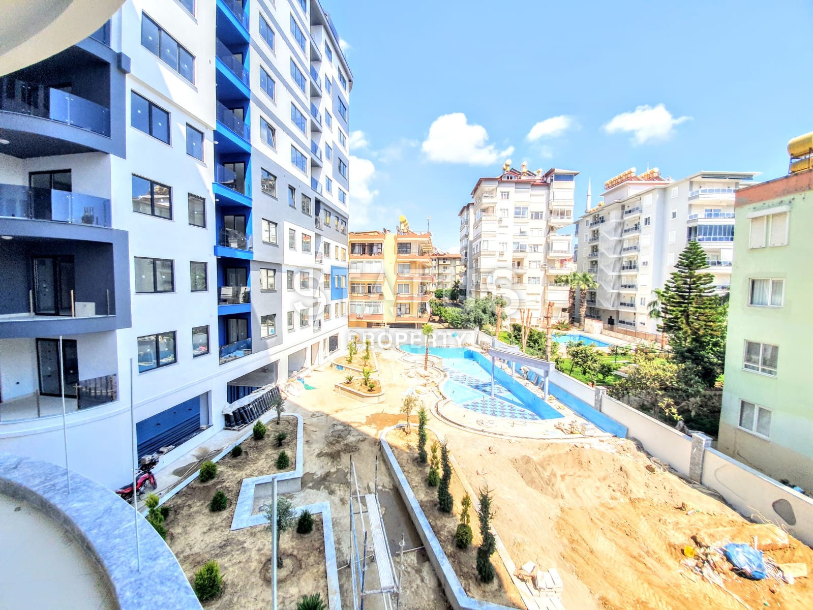 Новая трехкомнатная квартира в комплексе в центре Аланьи фото 9