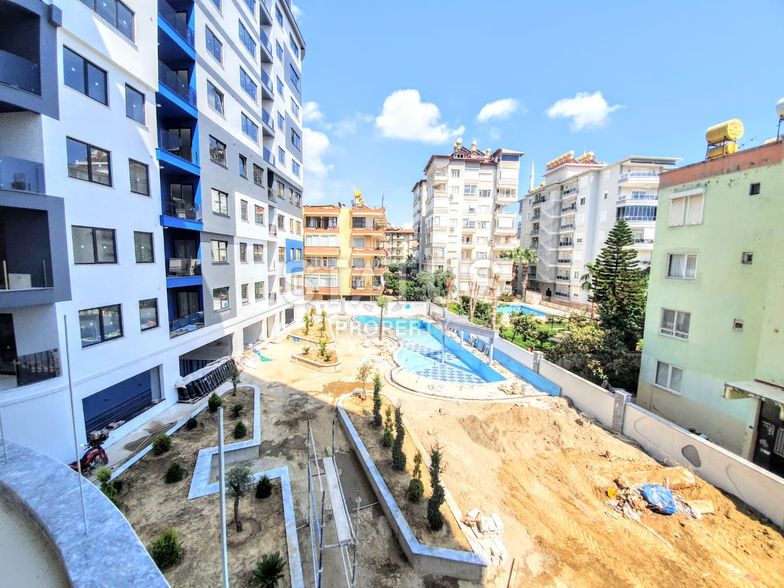 Новая трехкомнатная квартира в комплексе в центре Аланьи фото 10