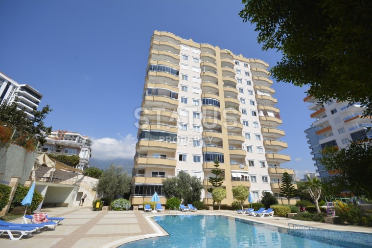 Большая трехкомнатная квартира с видом на море и горы,125 м2 фото 1