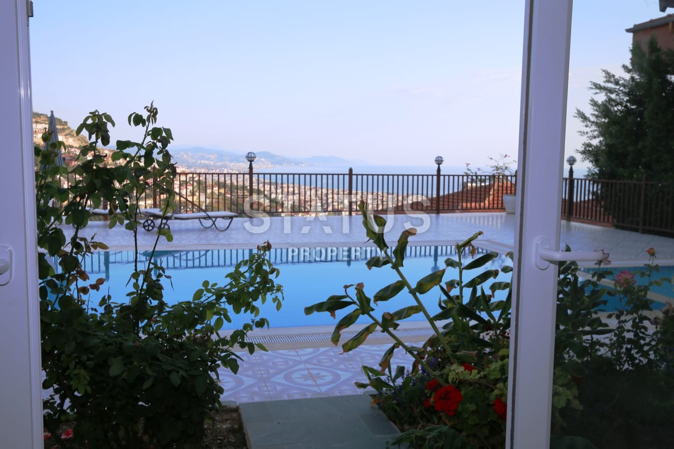 Villa 3+1 in Alanya with sea view фото 3