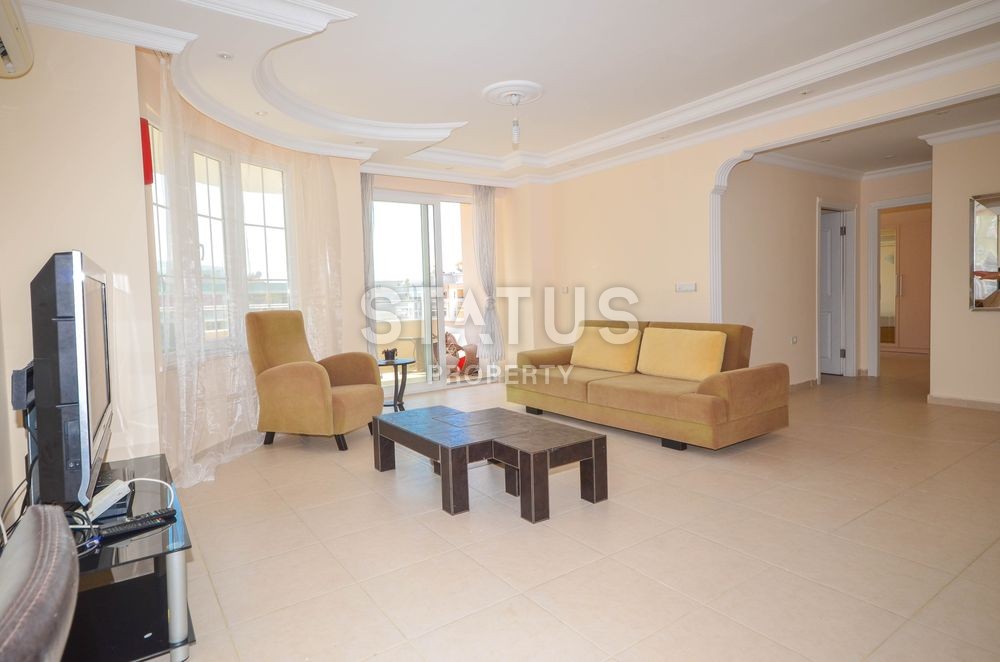 Three-room apartment with furniture in Mahmutlar, Alanya, 120 sq.m. фото 9
