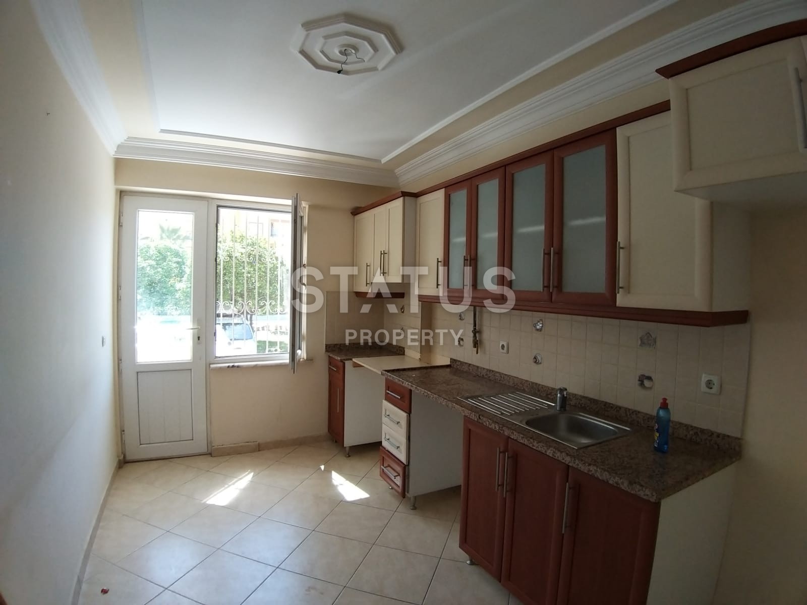 Бюджетная квартира в комплексе с бассейном в районе Махмутлрар. фото 12