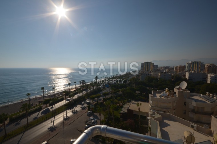 Трехкомнатная квартира на первой береговой линии в Махмутларе фото 1