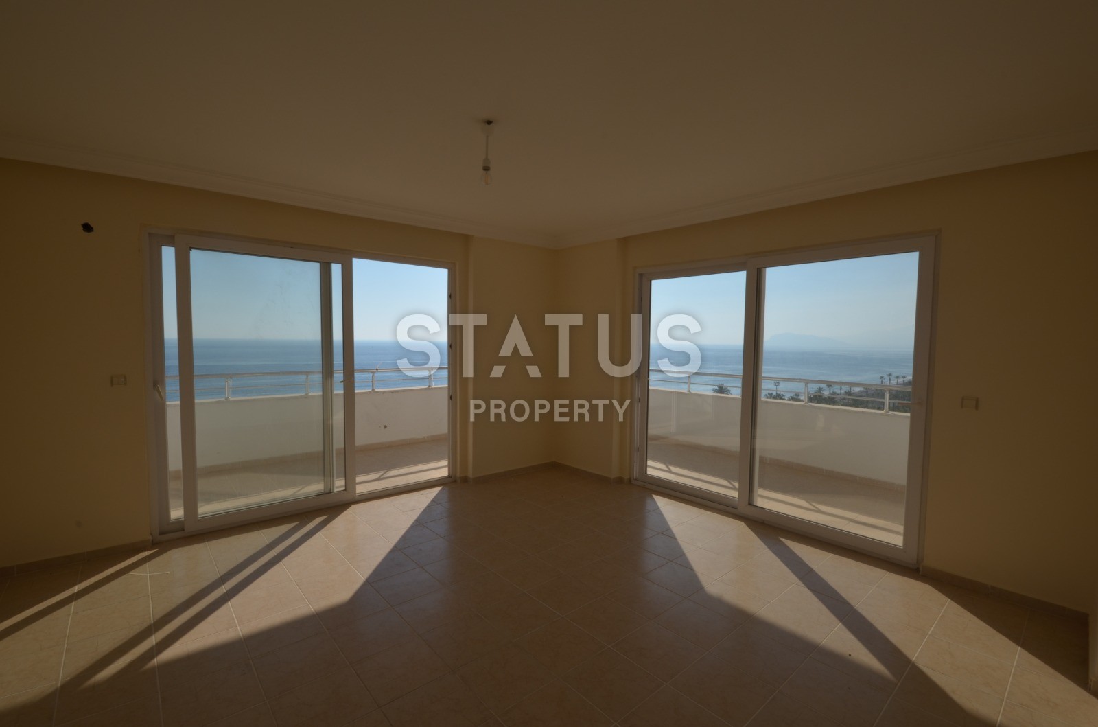 Three-room apartment on the first coastline in Mahmutlar фото 4