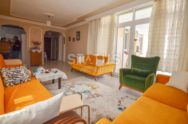 Недорогая трехкомнатная квартира в 100 метрах от моря фото 1