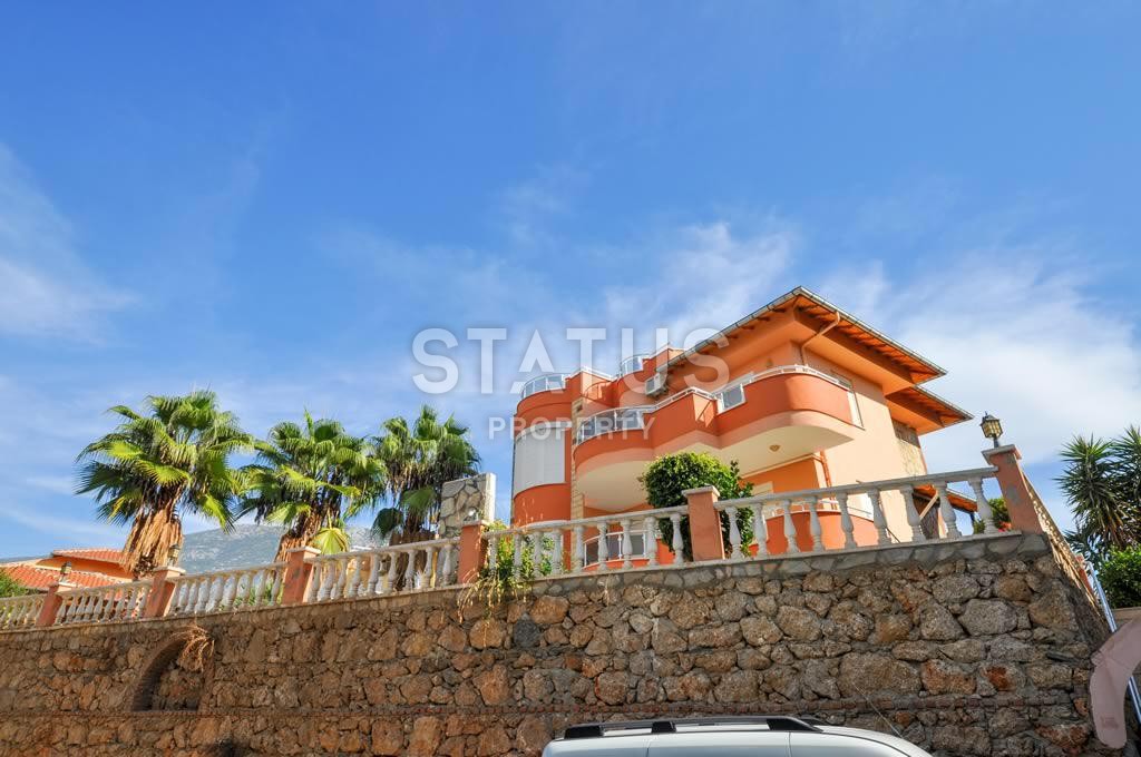 Вилла 4+1 с бассейном и гаражом в районе Махмутлар фото 3