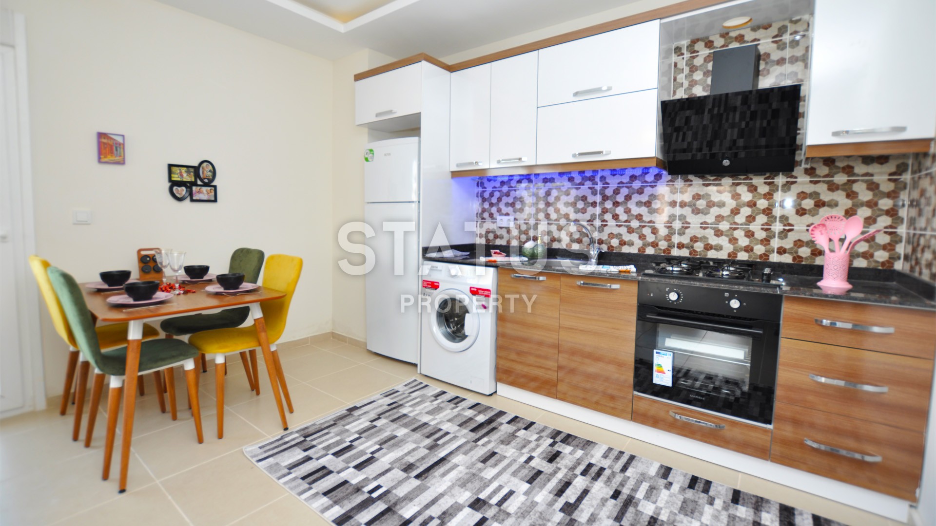 Большая квартира планировки 1+1 в новом комплексе с мебелью. Общая площадь 96 кв.м. фото 3