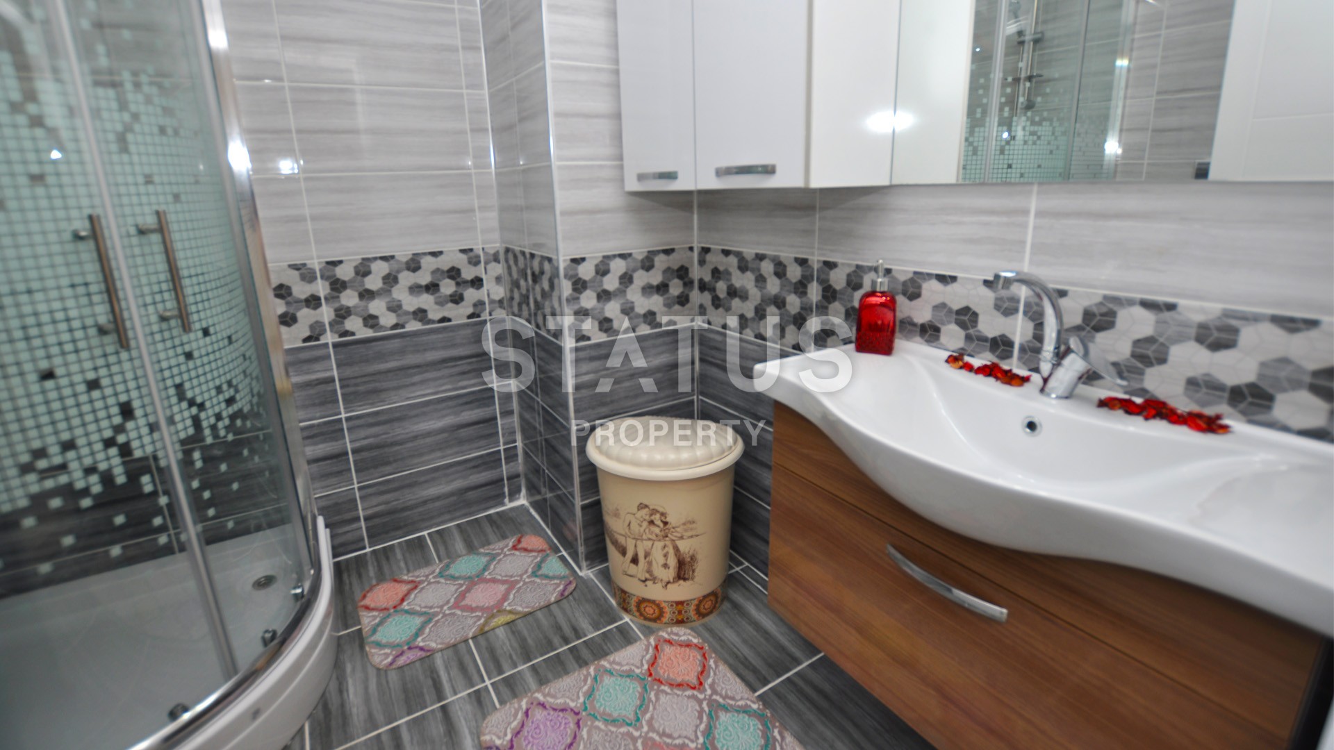 Большая квартира планировки 1+1 в новом комплексе с мебелью. Общая площадь 96 кв.м. фото 10