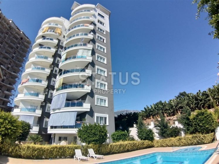 Трёхкомнатная квартира с видом на море и горы, 120 м2 фото 1