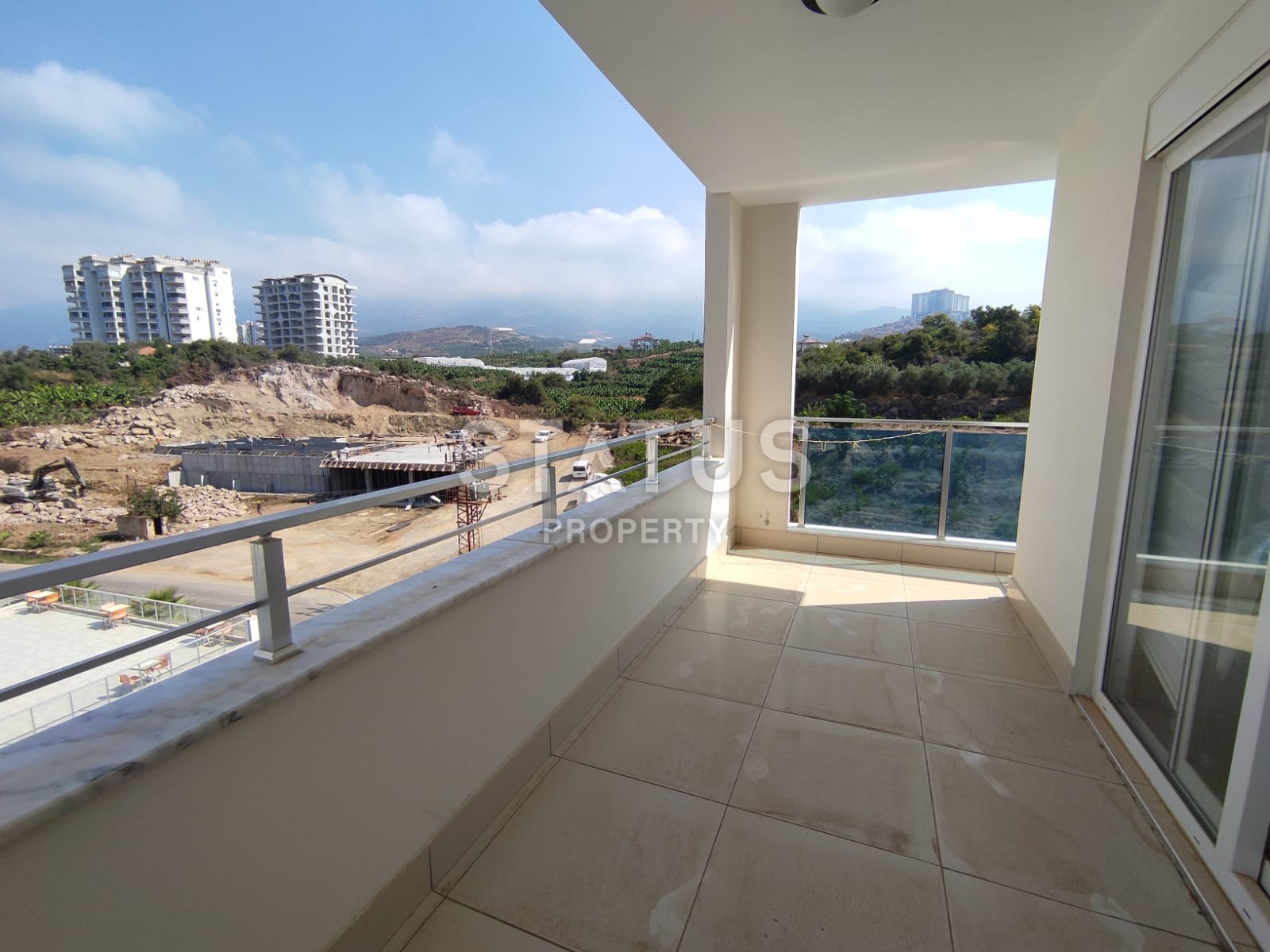 Большая двухкомнатная квартира в комплексе с шикарной инфраструктурой, 76 м2 фото 12