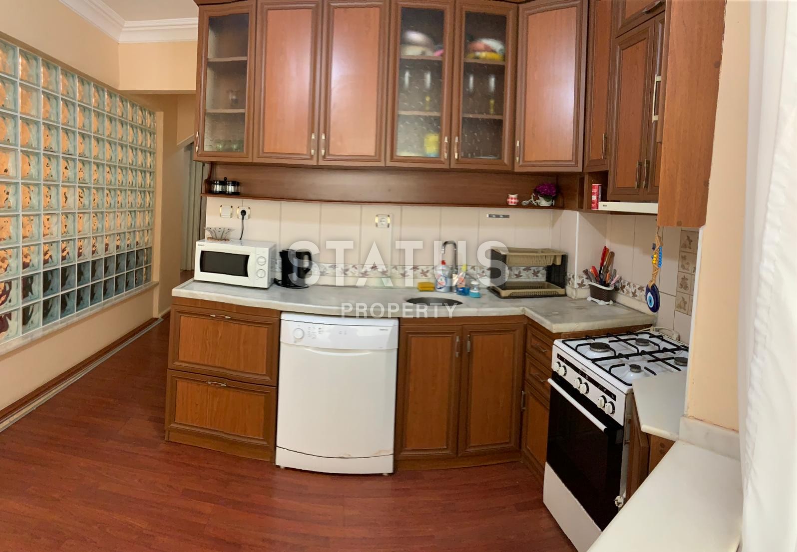 Трехкомнатная квартира с мебелью в 100 метрах от моря фото 14