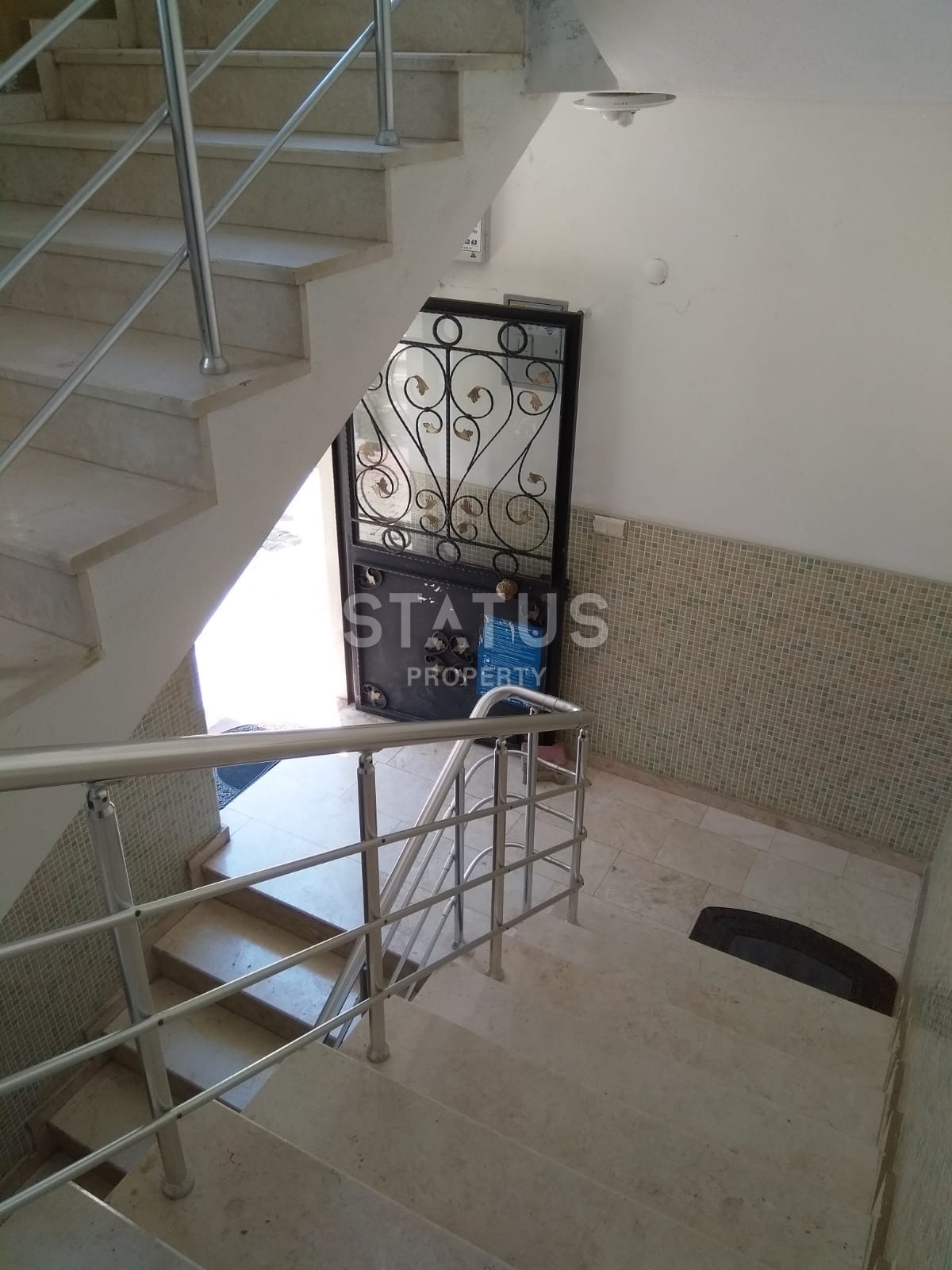 Трехкомнатная квартира с отдельной кухней в Махмутларе фото 8