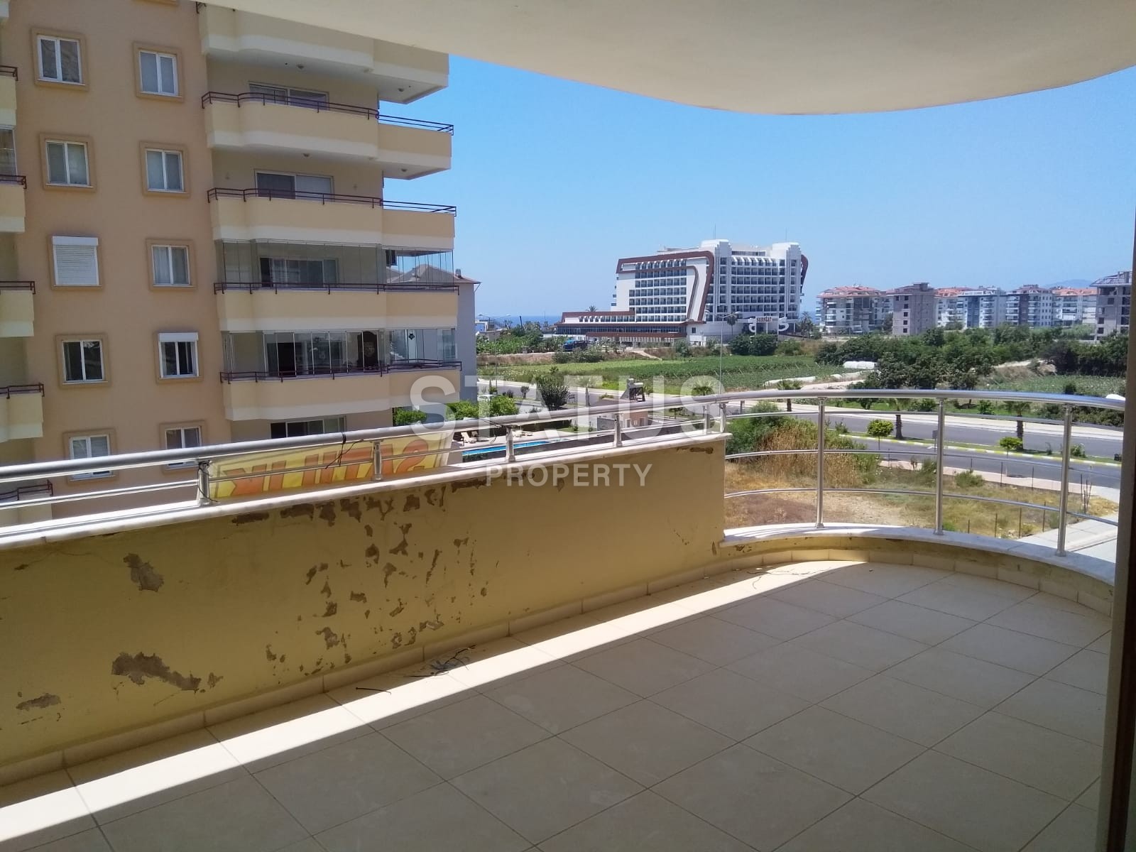 Трехкомнатная квартира с отдельной кухней в Махмутларе фото 3