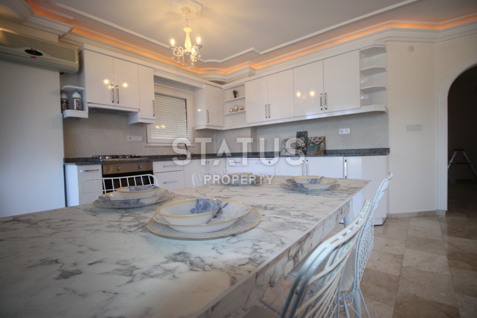 Трехкомнатная квартира с мебелью в комплексе с инфраструктурой фото 4