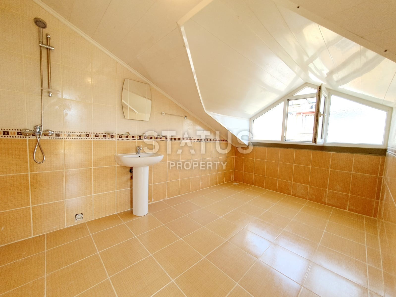 Villa 3+1 by the sea in the Demirtas area, 180 m2 фото 9