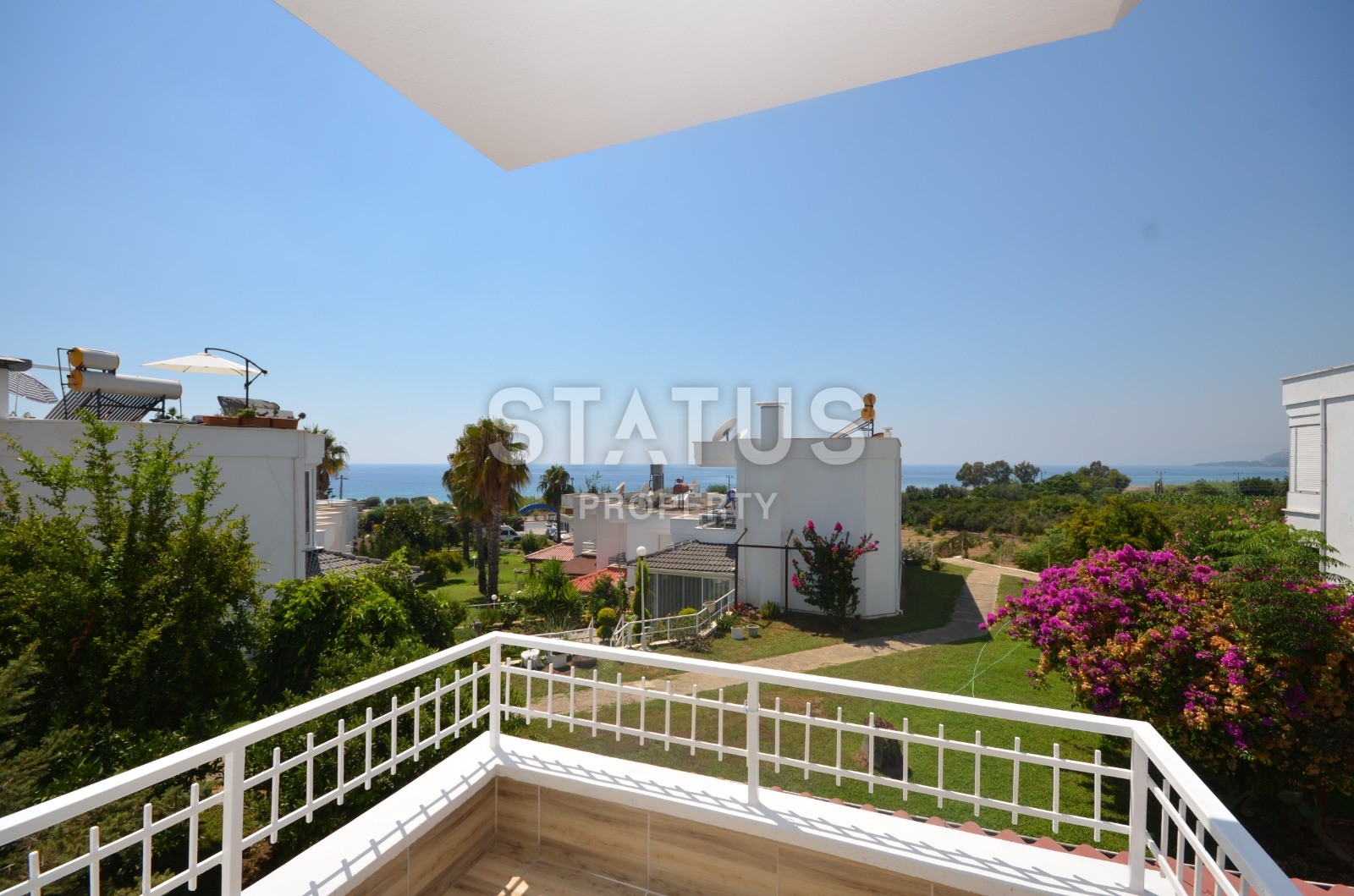 Вилла 2+1 с мебелью на первой береговой линии в Демирташе фото 3