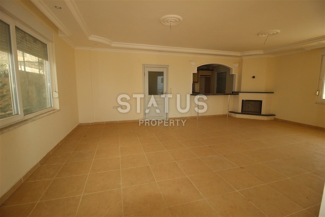 Three-storey villa with a swimming pool in Kargicak area фото 9