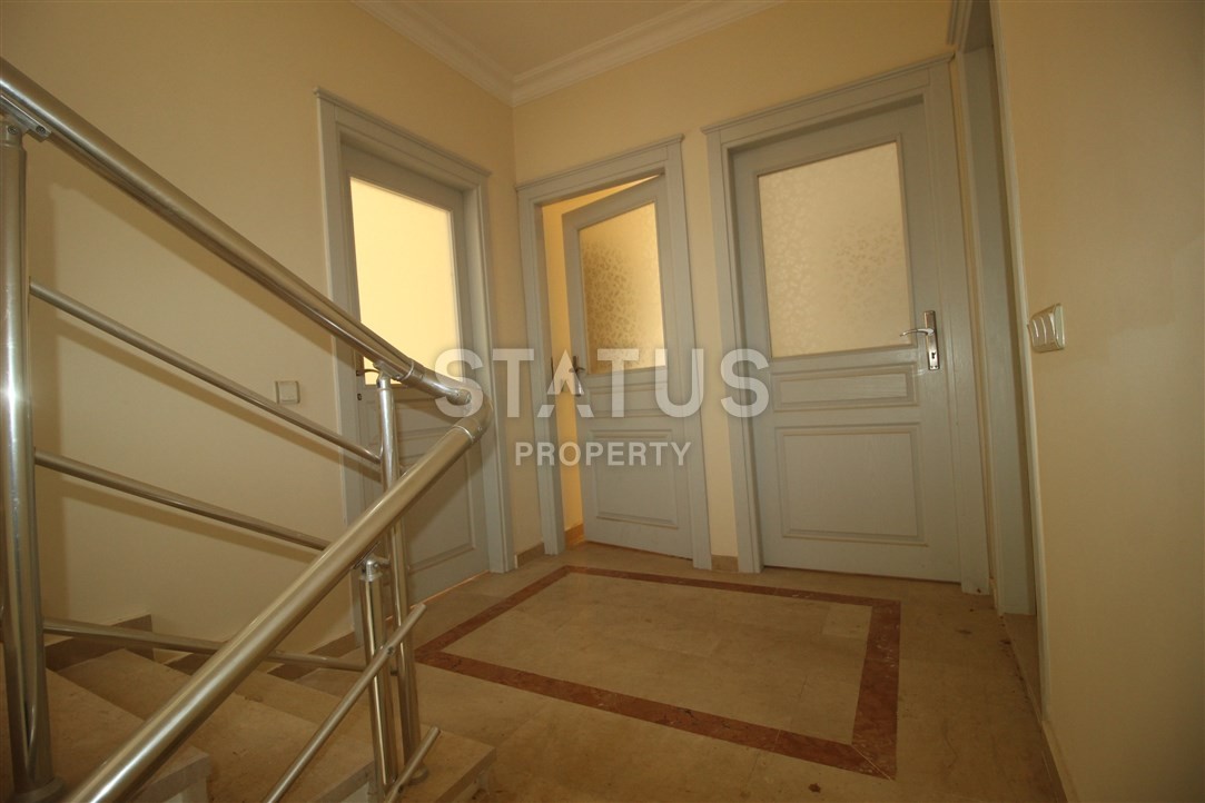 Three-storey villa with a swimming pool in Kargicak area фото 12