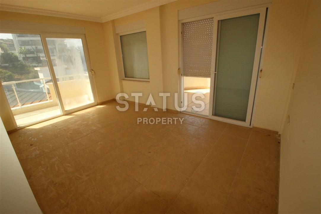 Three-storey villa with a swimming pool in Kargicak area фото 15