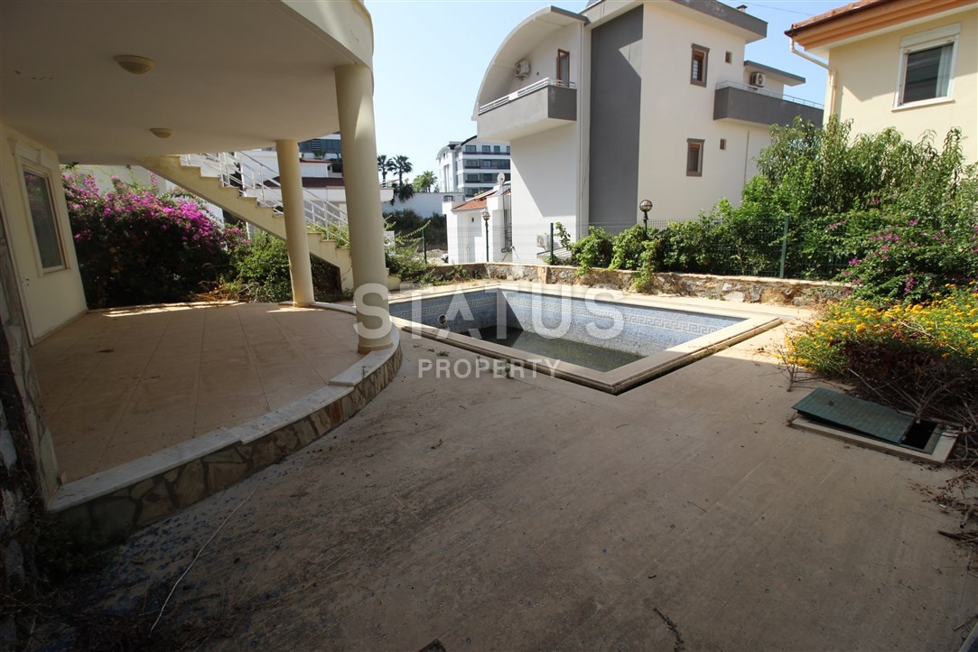 Three-storey villa with a swimming pool in Kargicak area фото 32