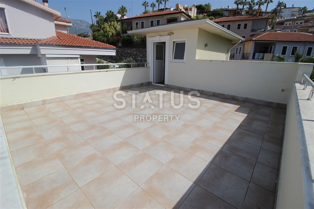 Three-storey villa with a swimming pool in Kargicak area фото 34